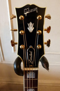 Gibson SJ-200 Ebony Limited headstock