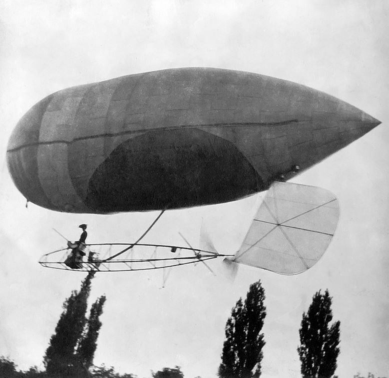 de-LAROCHE airship womens history onemanz
